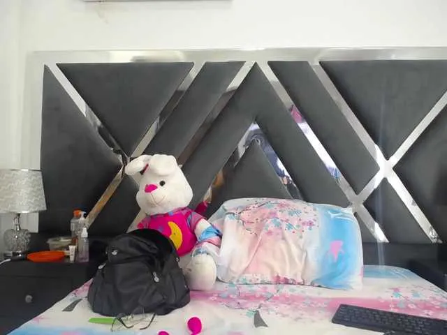 Live sex webcam photo for meganfarrely #274247823