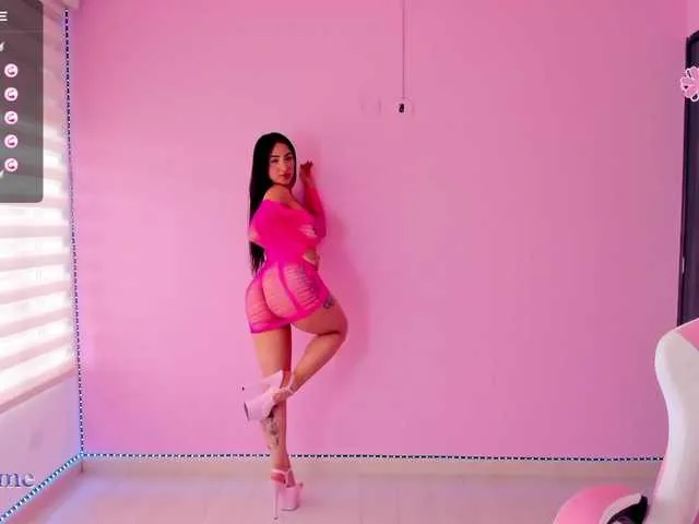 Live sex webcam photo for megankitty999 #276243365