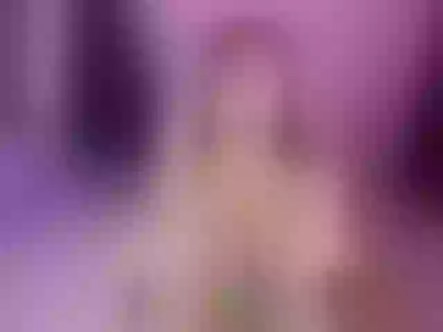 Live sex webcam photo for megankitty999 #276825920