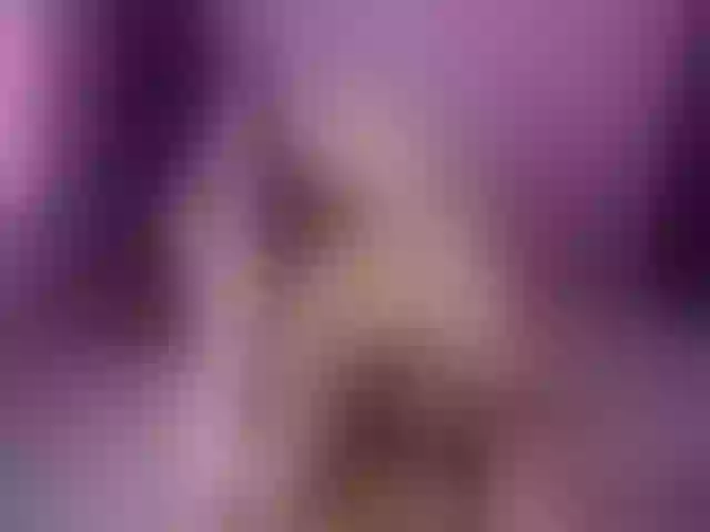 Live sex webcam photo for megankitty999 #276869393