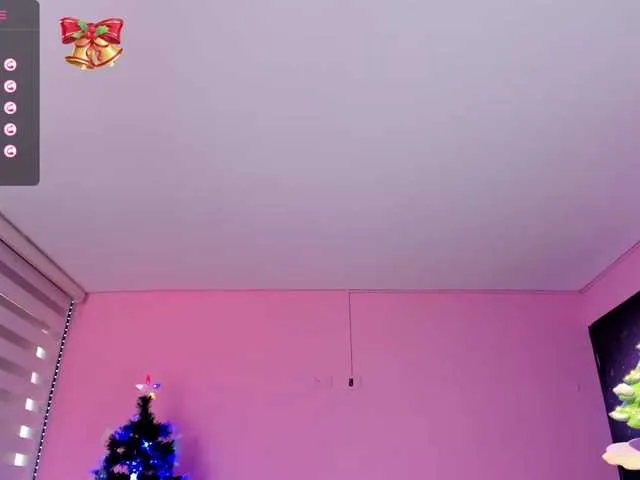 Live sex webcam photo for megankitty999 #276907718