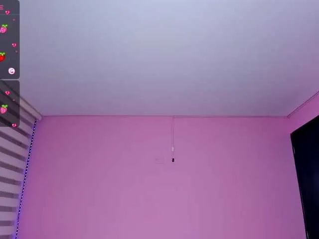 Live sex webcam photo for megankitty999 #277233346