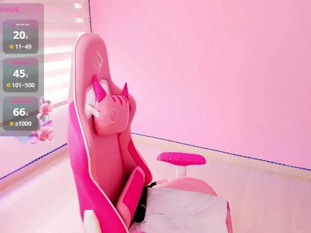 Live sex webcam photo for megankitty999 #290759235