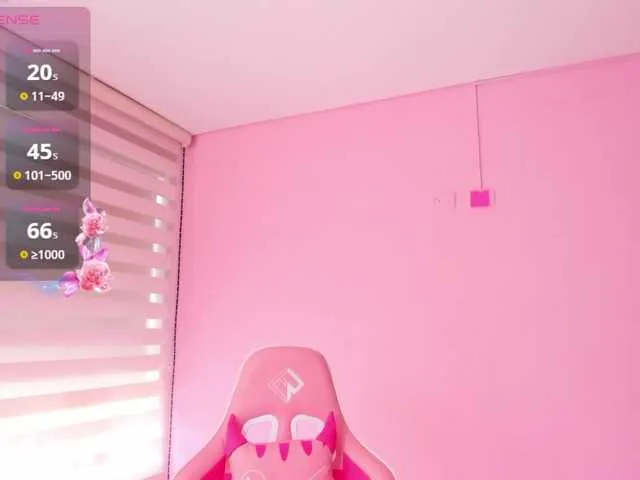 Live sex webcam photo for megankitty999 #290774086
