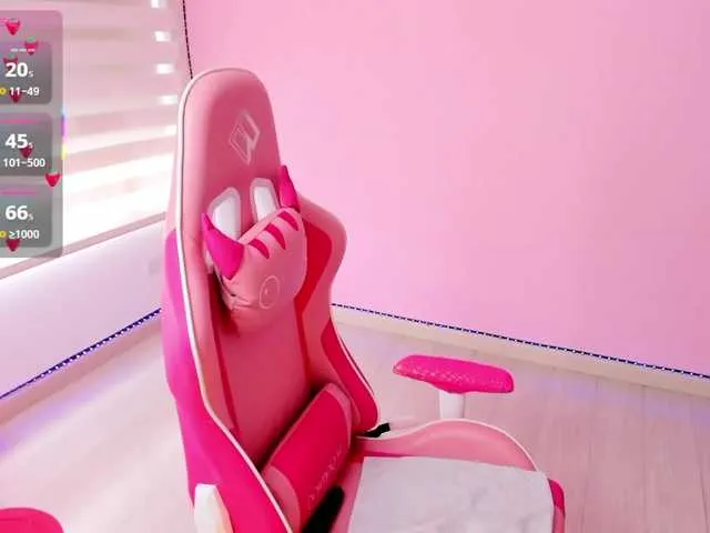 Live sex webcam photo for megankitty999 #290921342