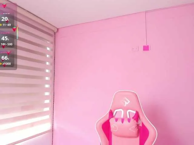 Live sex webcam photo for megankitty999 #291120775