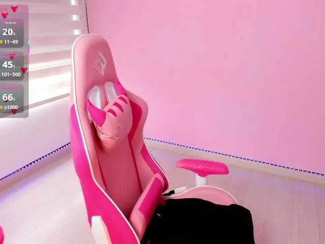 Live sex webcam photo for megankitty999 #291314527