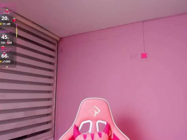 Live sex webcam photo for megankitty999 #291638001