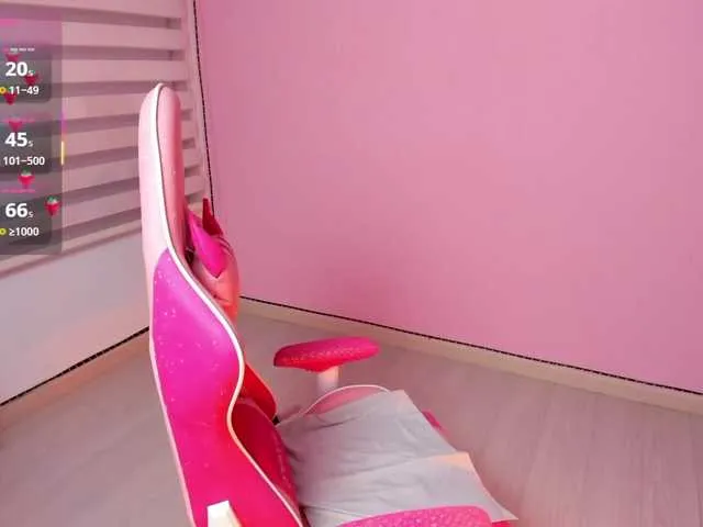 Live sex webcam photo for megankitty999 #291748360