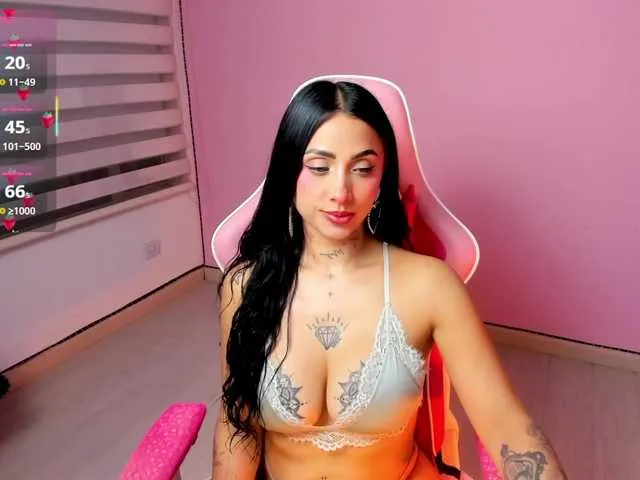 Live sex webcam photo for megankitty999 #291815703