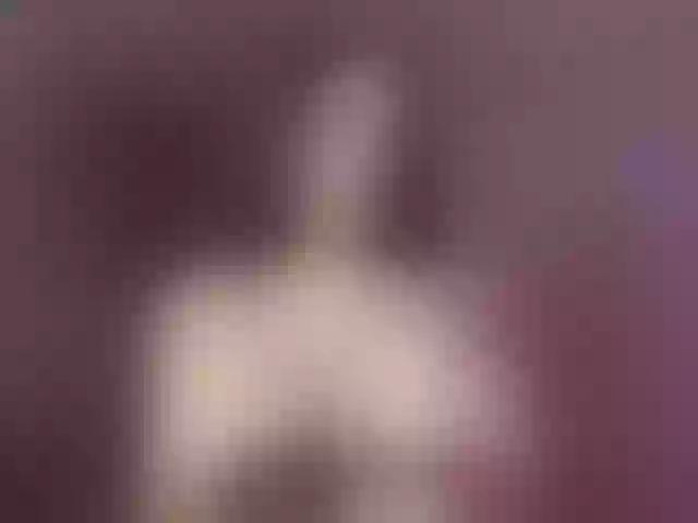 Live sex webcam photo for megankitty999 #291983940