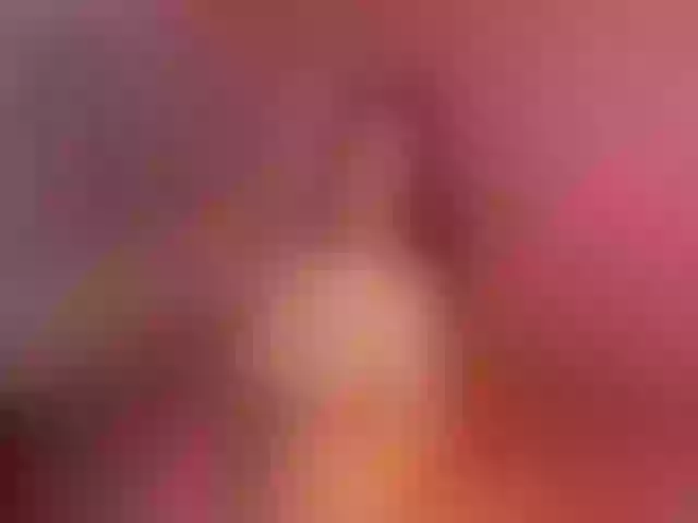 Live sex webcam photo for megankitty999 #292287194