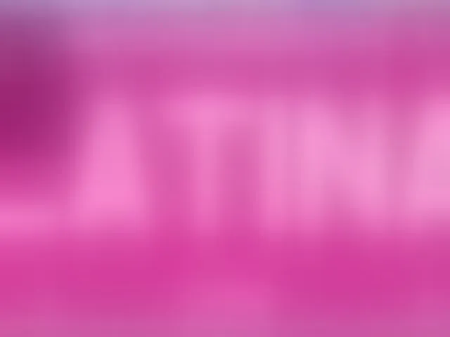 Live sex webcam photo for megankitty999 #292325230