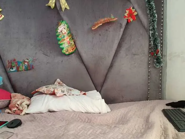 Live sex webcam photo for meganmilf2 #292403071