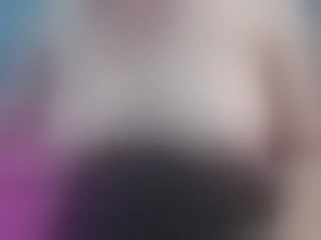 Live sex webcam photo for meganmilf2 #293037748
