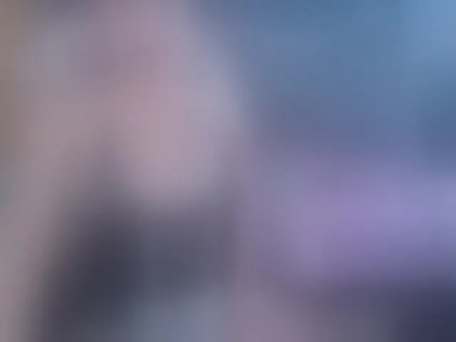 Live sex webcam photo for meganmilf2 #293357863