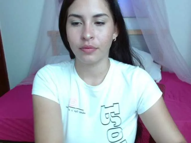 Live sex webcam photo for megann89 #273561601