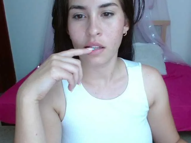 Live sex webcam photo for megann89 #273656872