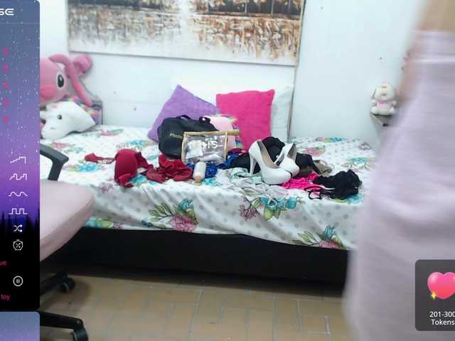 Live sex webcam photo for meggan-fox #276288208