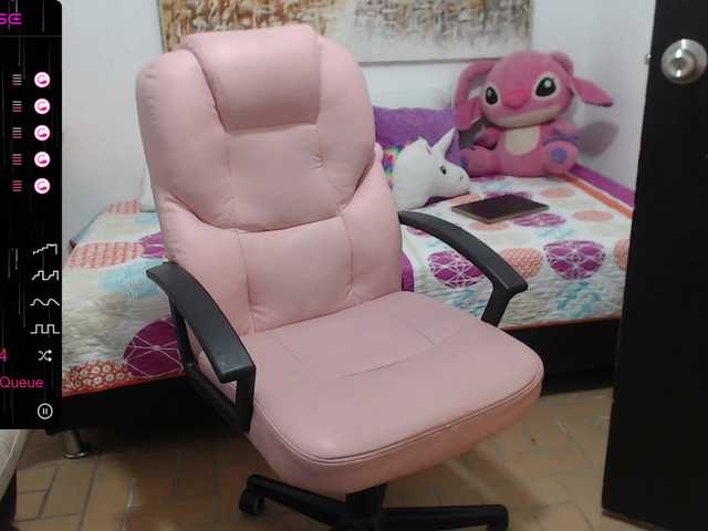 Live sex webcam photo for meggan-fox #276320550