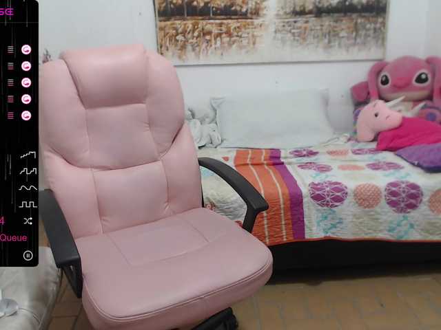 Live sex webcam photo for meggan-fox #276335594