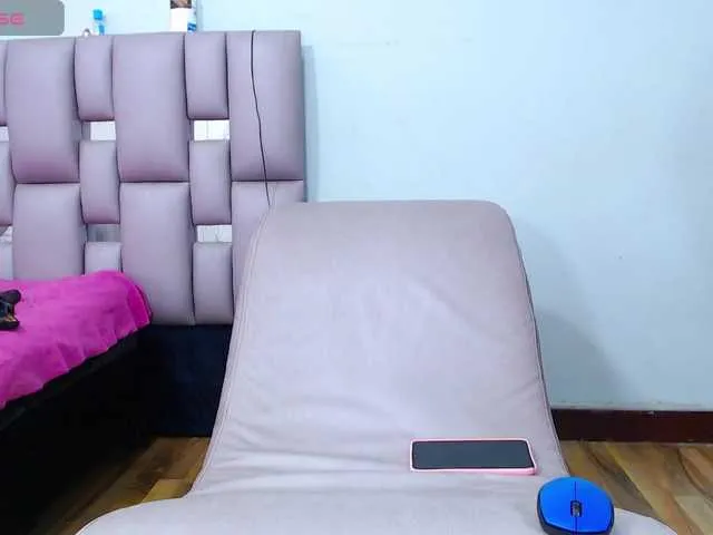 Live sex webcam photo for meiryn #291293632