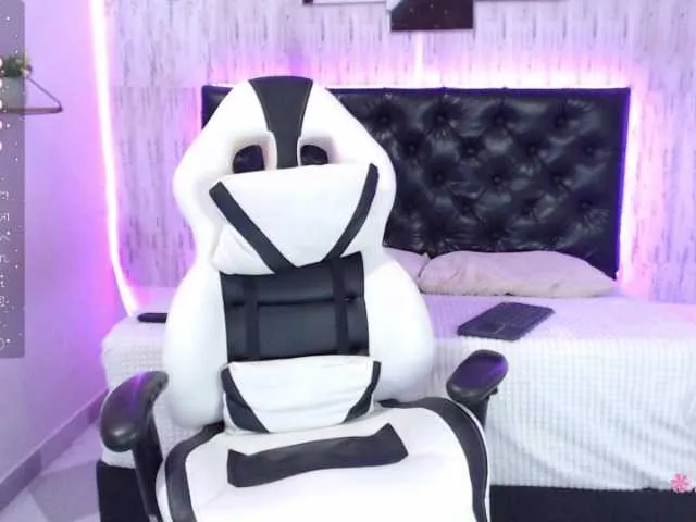 Live sex webcam photo for melany-moah #277595965