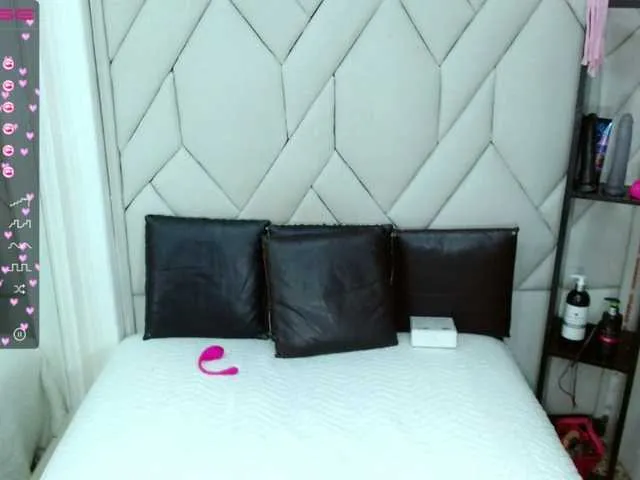 Live sex webcam photo for melanybusty #272798762