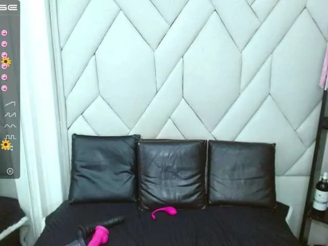 Live sex webcam photo for melanybusty #272930287