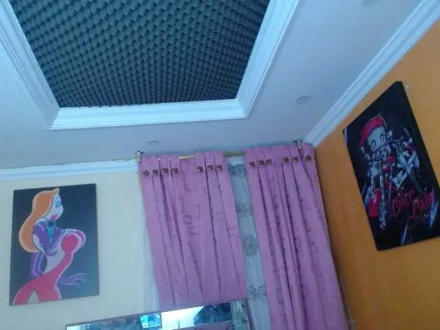 Live sex webcam photo for melanyissabel #276393129