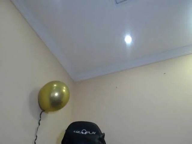 Live sex webcam photo for melanyissabel #276984954