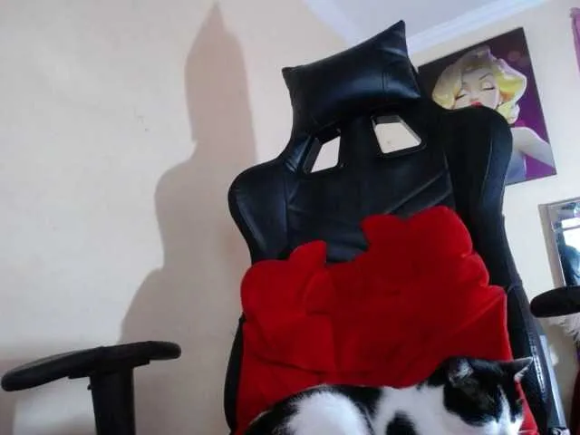 Live sex webcam photo for melanyissabel #291558475