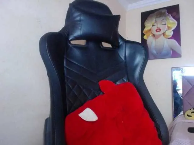 Live sex webcam photo for melanyissabel #292231259