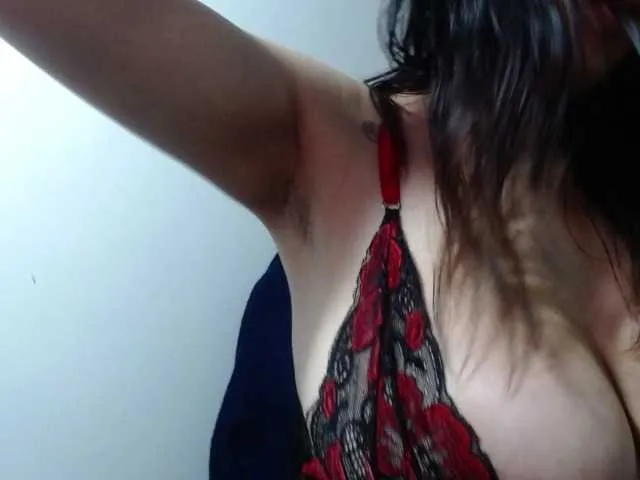 Live sex webcam photo for melanyissabel #292238561