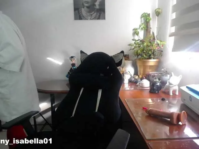 Live sex webcam photo for melanyissabel #292282478