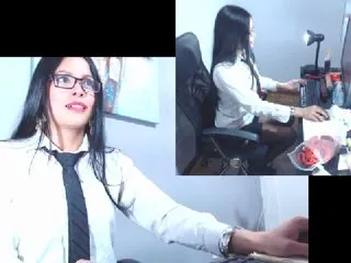 Live sex webcam photo for MelanyLove #193351129