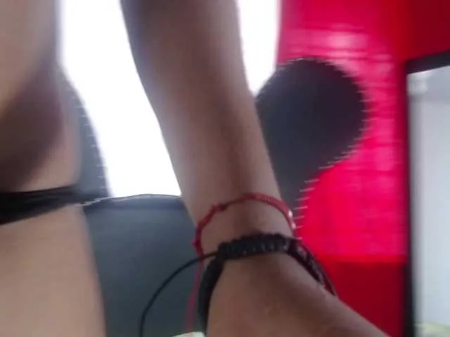 Live sex webcam photo for melcilena #275526298