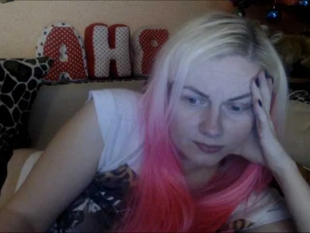 Live sex webcam photo for melek-7250 #271804433