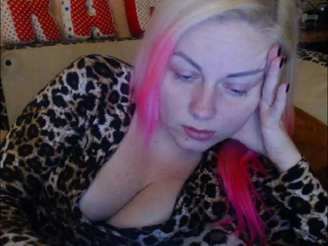Live sex webcam photo for melek-7250 #272311748