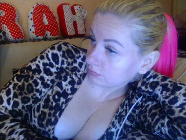Live sex webcam photo for melek-7250 #272735941