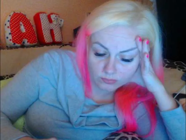 Live sex webcam photo for melek-7250 #272749514