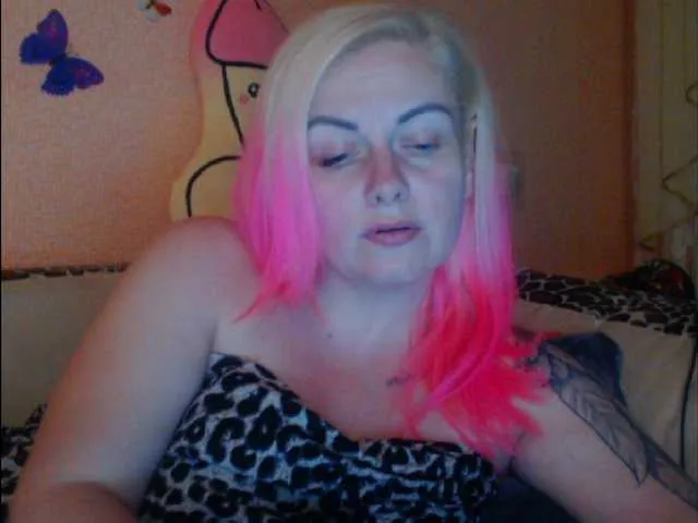 Live sex webcam photo for melek-7250 #275483566