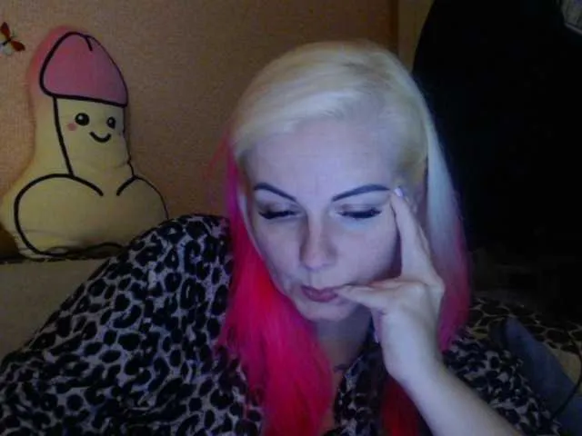 Live sex webcam photo for melek-7250 #276756164