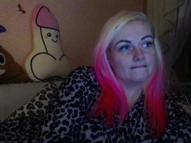 Live sex webcam photo for melek-7250 #276813669