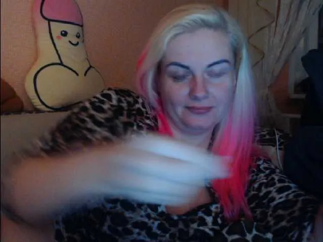 Live sex webcam photo for melek-7250 #276869456