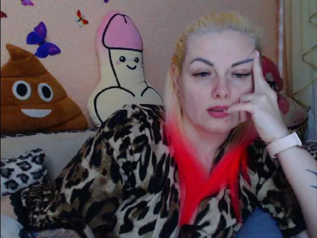 Live sex webcam photo for melek-7250 #290477267