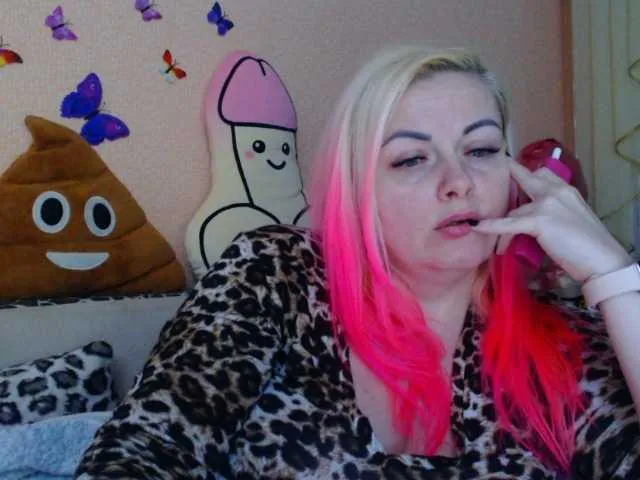 Live sex webcam photo for melek-7250 #290569771