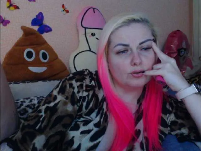 Live sex webcam photo for melek-7250 #290602819