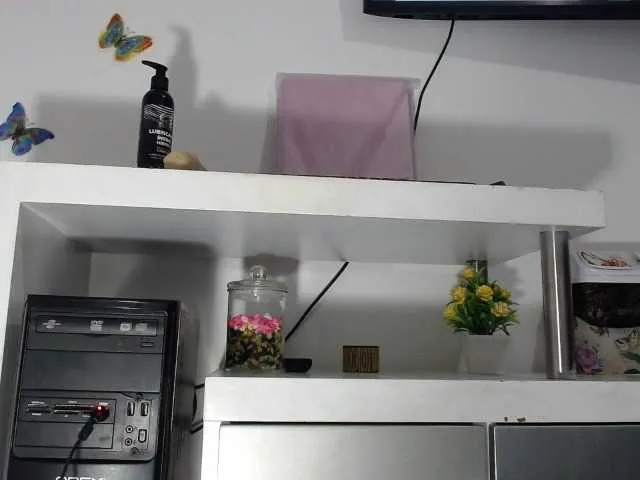 Live sex webcam photo for meli-jones69 #276705821