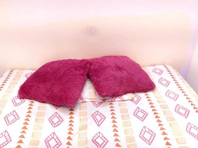 Live sex webcam photo for melisatorrez #292387952